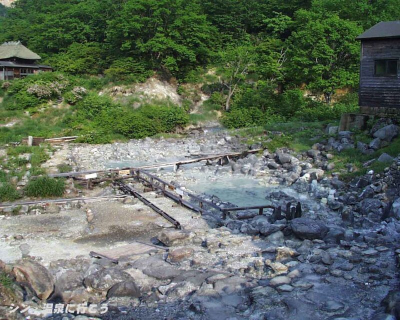 黒湯温泉　泉源