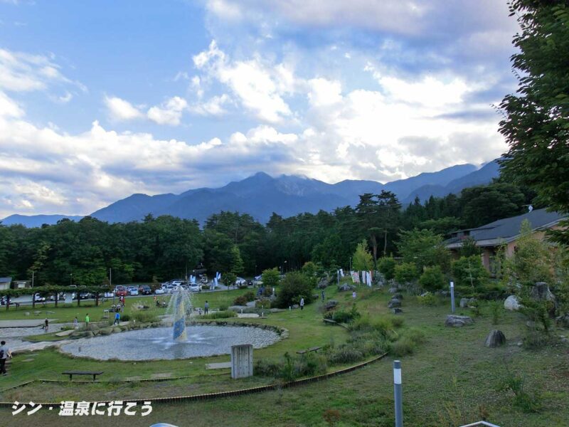 甲斐駒ヶ岳温泉　尾白の湯　公園