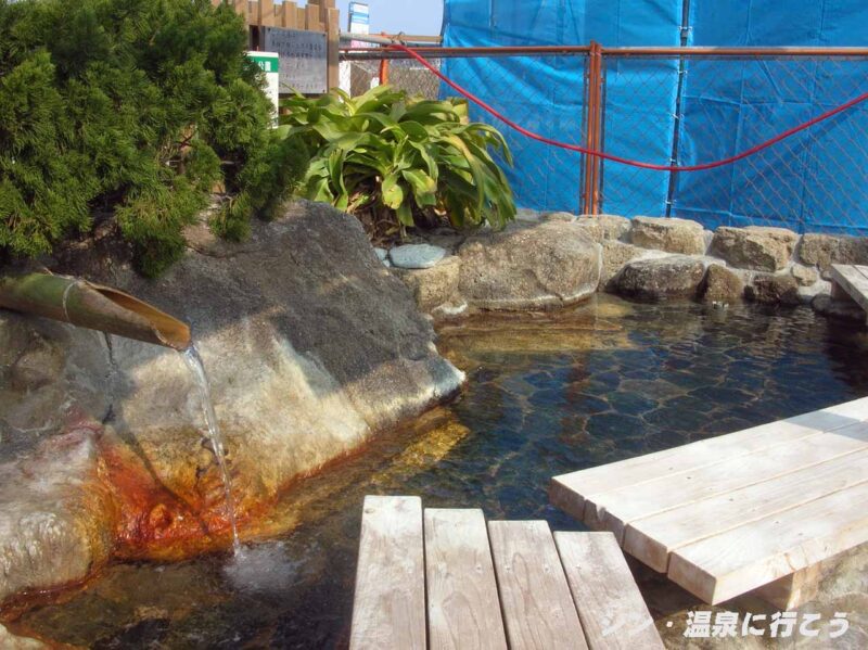 白浜温泉　礦湯　つくもと足湯　浴槽