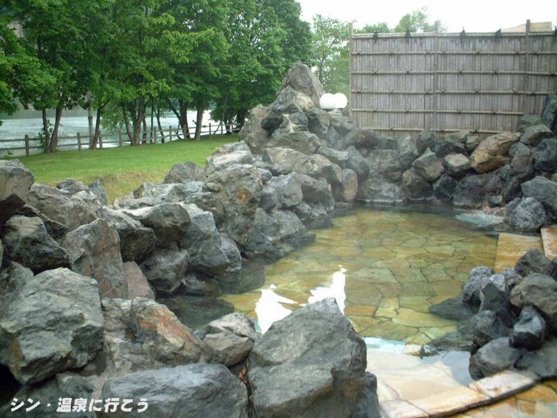 くったり温泉　レイク・イン　露天風呂