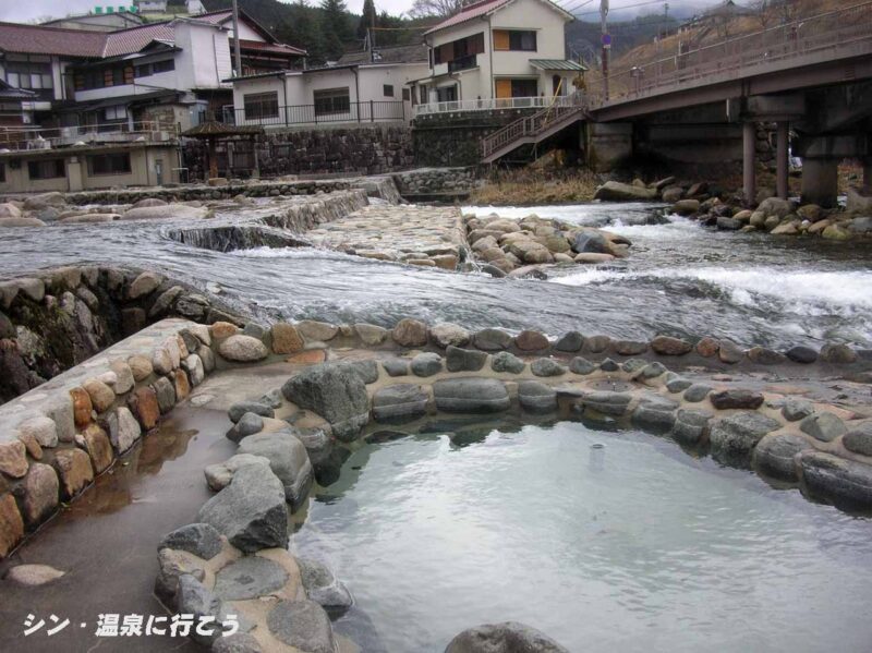 奥津温泉　足湯