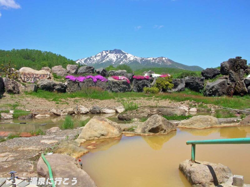 黄金温泉　露天風呂からのニセコアンヌプリ