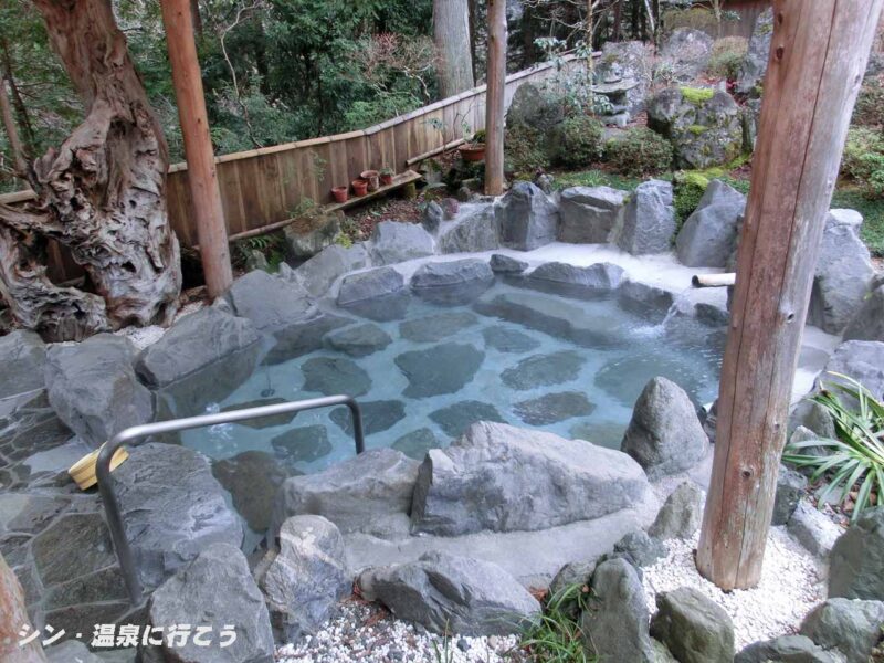 コンヤ温泉　大野木荘　露天風呂