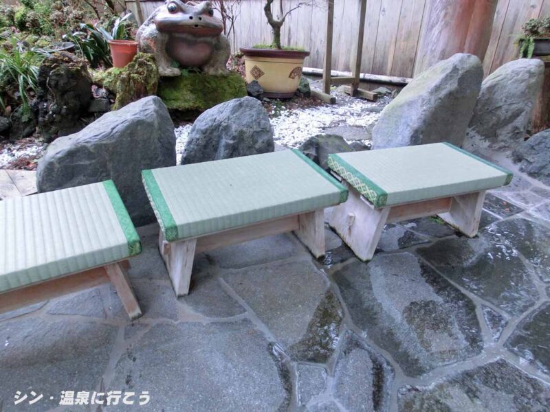 コンヤ温泉　大野木荘　椅子