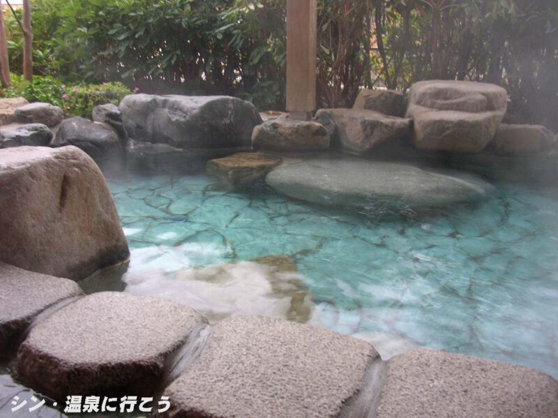 早太郎温泉　露天こぶしの湯　露天岩風呂