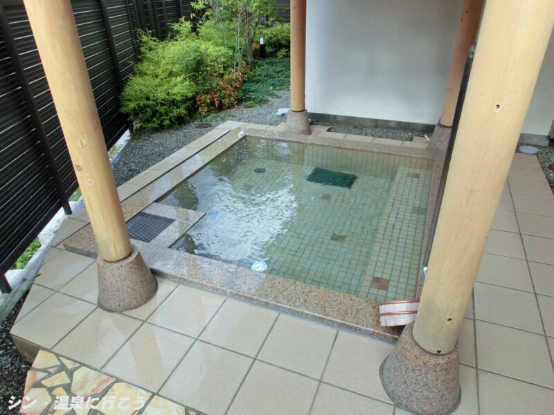 新白川温泉　道の駅温泉　露天風呂