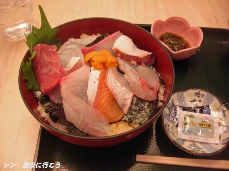 ジェームス山温泉　月の湯舟　海鮮丼