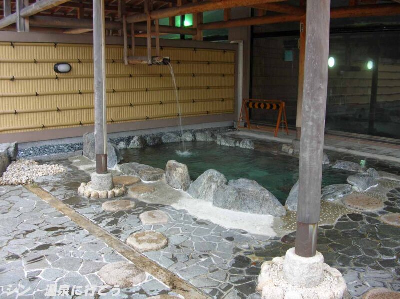 ふじつ温泉　露天風呂