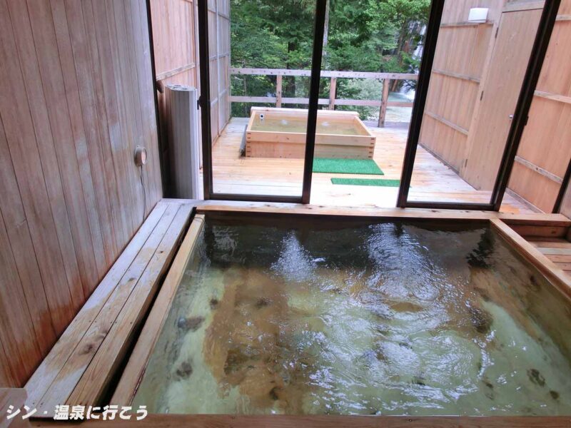 滝見温泉　滝見の家　内風呂と露天風呂