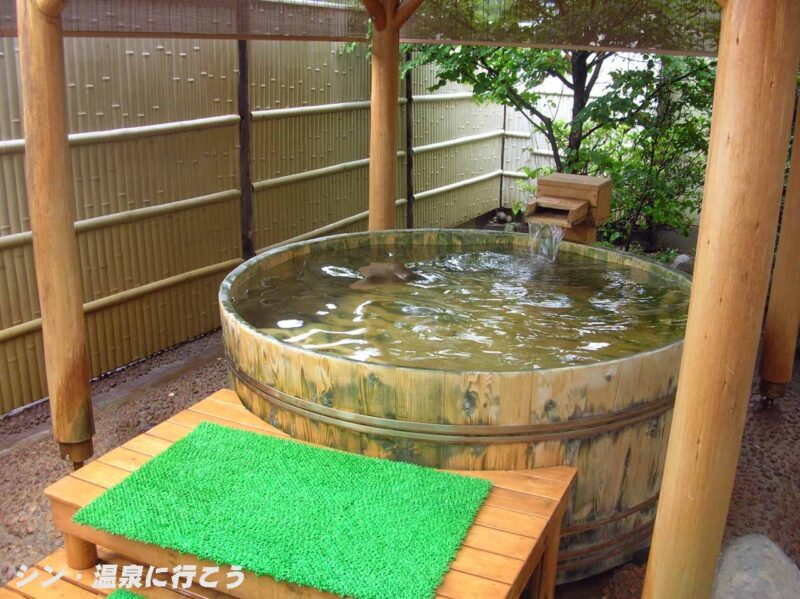 正徳寺温泉 初花 樽風呂