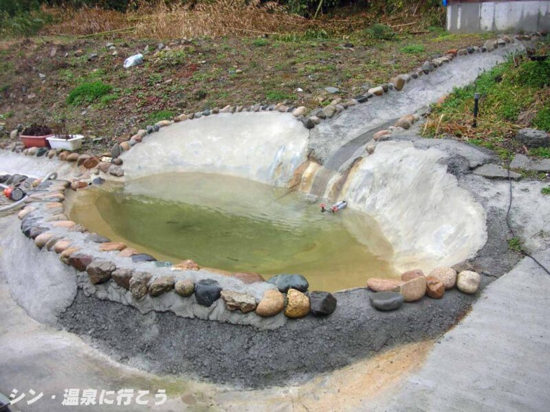 源泉の貯留槽（？）