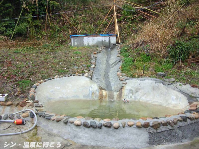 源泉の貯留槽（？）