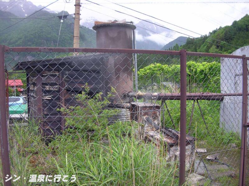 中尾温泉　足洗いの湯　泉源