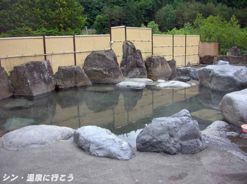 栃尾温泉 荒神の湯 露天風呂