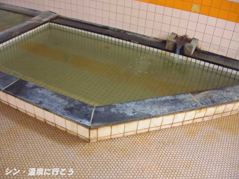 玉川温泉　半循環浴槽