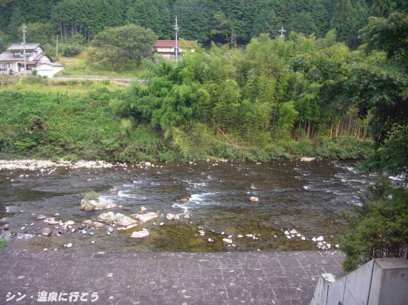 飛騨金山温泉　道の温泉駅かれん　露天風呂からの景観
