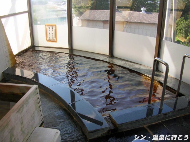 中道町YLO会館　主浴槽