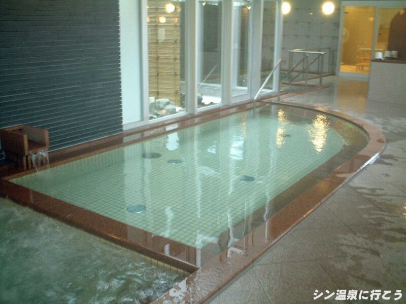 百々温泉 めぐみ荘 主浴槽