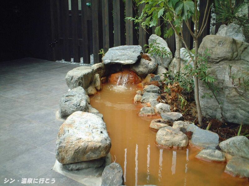 つかしん温泉　湯の華廊　温泉の色