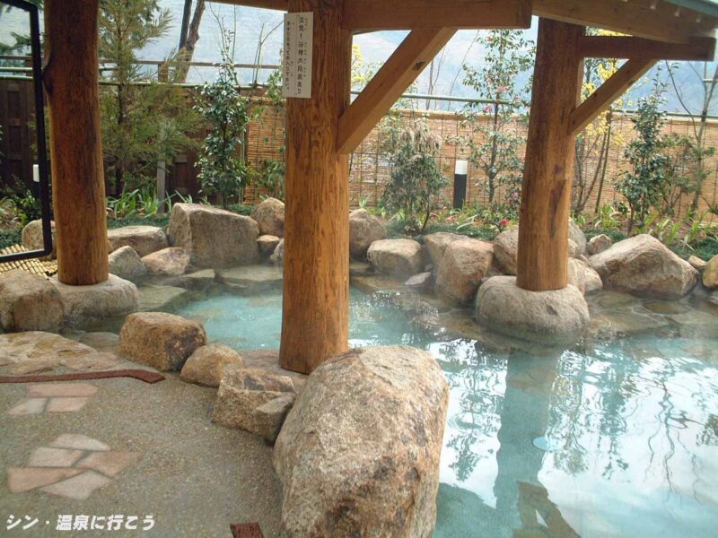 とがやま温泉　天女の湯　露天風呂