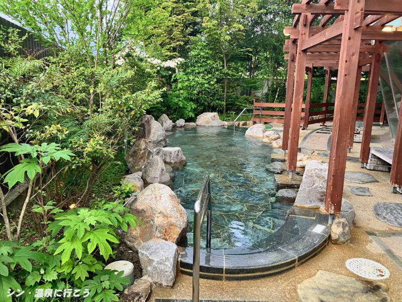いなぶ温泉 どんぐりの湯 1階露天風呂